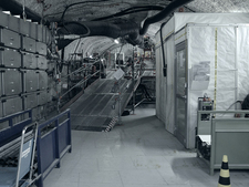 Aufbau im Arbeitsbereich der Faktenerhebung vor der Einlagerungskammer 7 auf der 750-Meter Sohle.