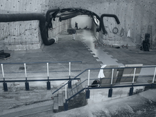 Staff of the Asse-GmbH lay decontaminable floor plates in front of emplacement chamber 7 to prepare drilling works