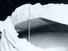 Bulging of the floor in mining chamber 6 on the 553-m level (1967)