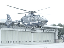 Hubschrauber landet Hubschrauber landet