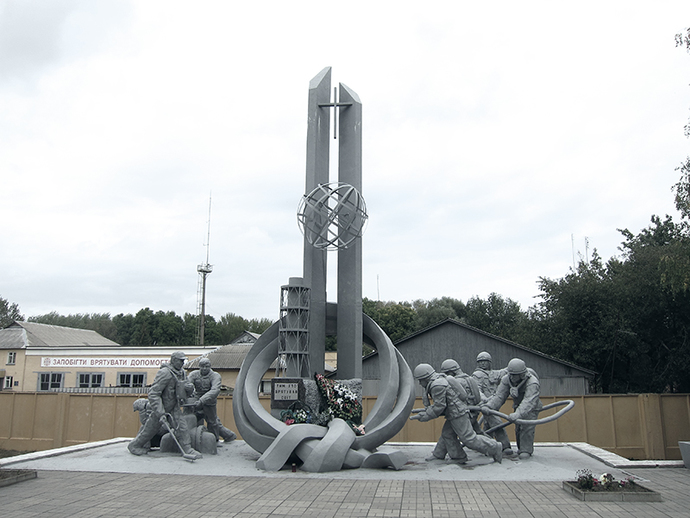 Flowers for the Chernobyl firefighters
