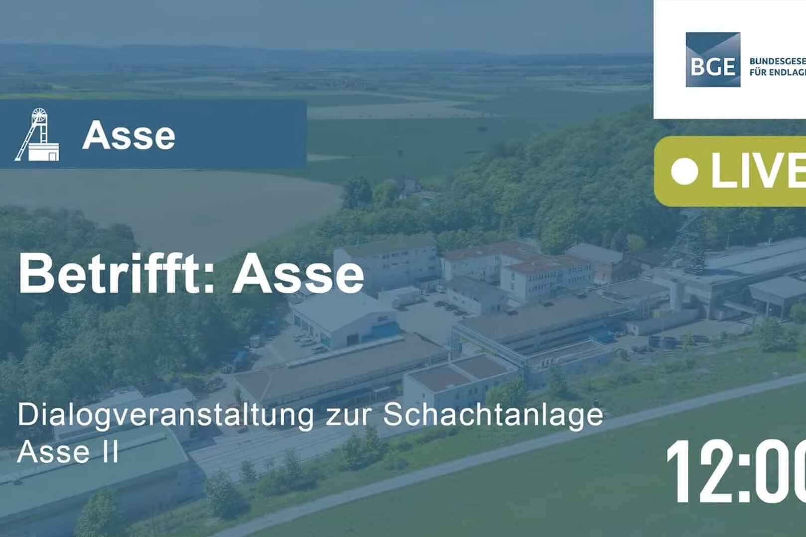 Der Screenshot der Online-Veranstaltung "Betrifft: Asse" zeigt mehrere Industriegebäude in einer Landschaft mit Wald und Feldern.