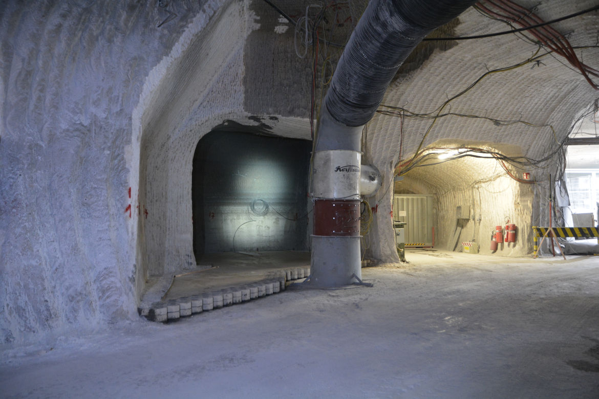 Herstellung von Infrastrukturräumen in einer Nische auf der 490-Meter-Ebene. Herstellung von Infrastrukturräumen in einer Nische auf der 490-Meter-Ebene.