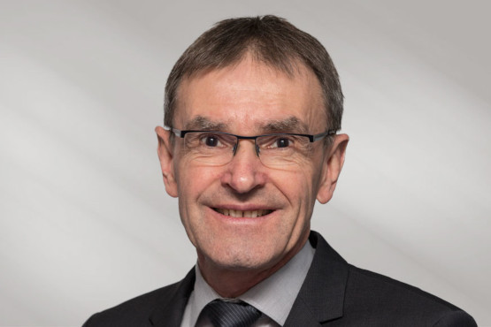 Dr. Wolfgang Cloosters
