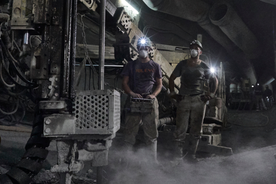 Bergbautechnologen arbeiten an der künftigen Versatzaufbereitungsanlage Bergbautechnologen arbeiten an der künftigen Versatzaufbereitungsanlage