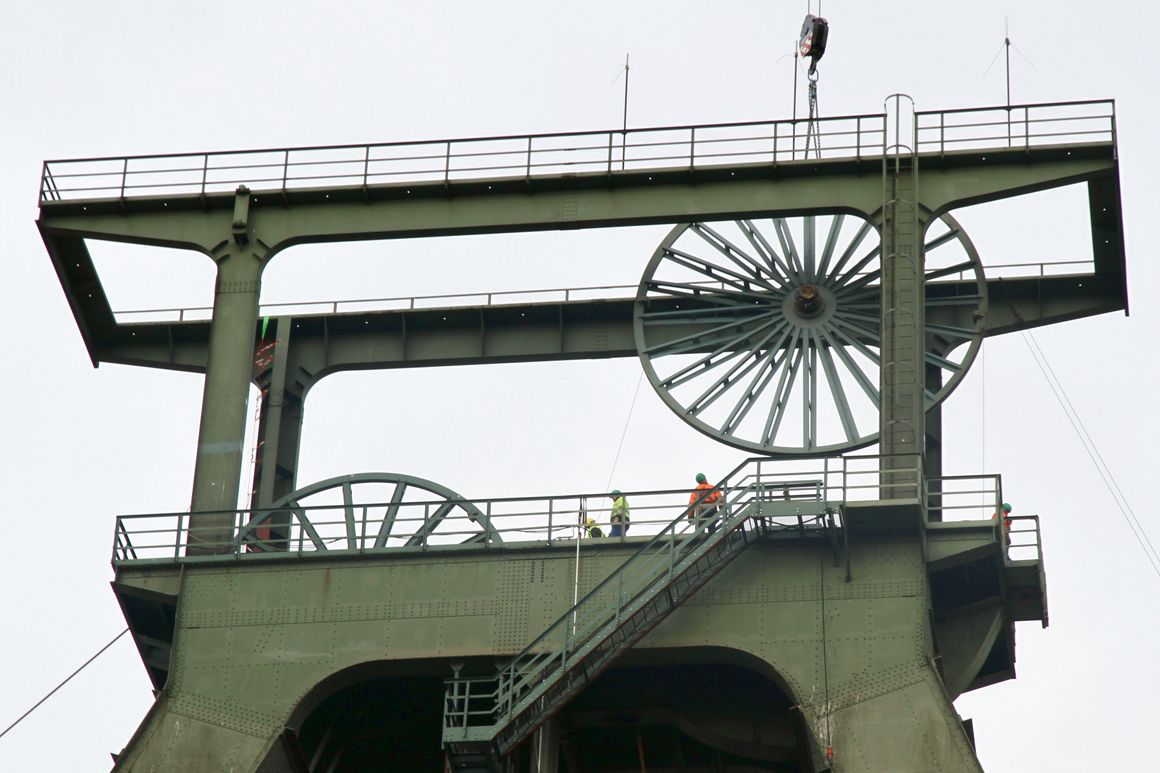 Ausbau der Seilscheibe "Nord" der Förderanlage auf Schacht Konrad 1