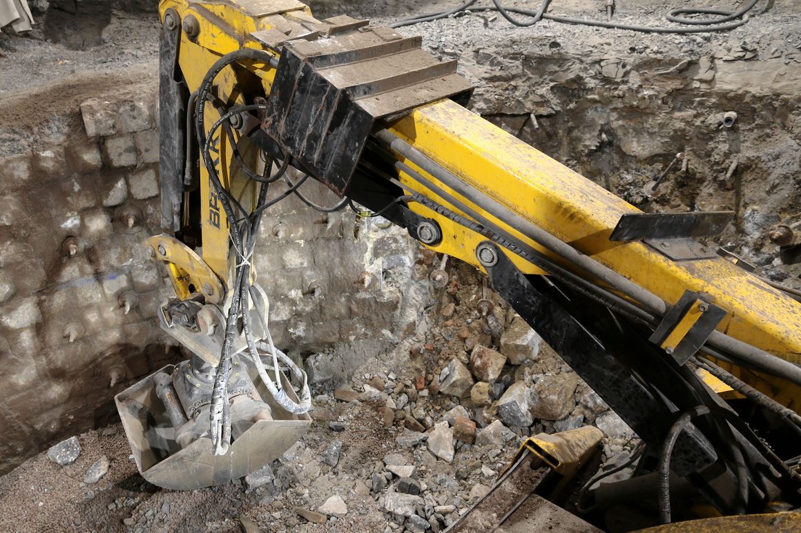 Arbeiten an einem Füllort auf der zweiten Ebene Arbeiten an einem Füllort auf der zweiten Ebene
