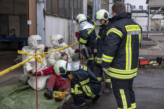 Überprüfung einer im Kontrollbereich gerettetem Person auf anhaftende radioaktive Stoffe