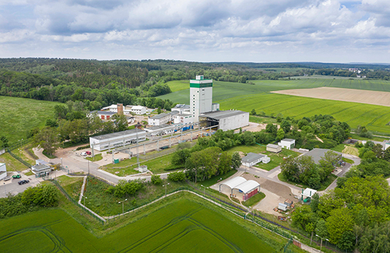 Luftaufnahme des Endlagers Morsleben. Man sieht den Förderturm.