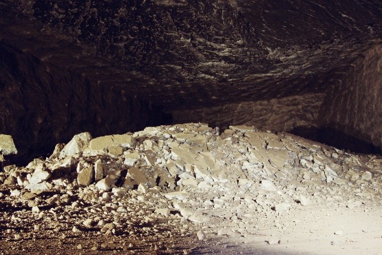 Löserfall in einer Abbaukammer des Endlagers Morsleben Ein großer Berg loses Steinsalz liegt am Boden einer Abbaukammer