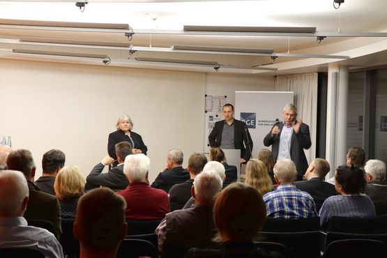 Dagmar Dehmer, Dr. Wolfram Rühaak und Dr. Jörg Tietze stellen sich den Fragen aus dem Publikum (von links)
